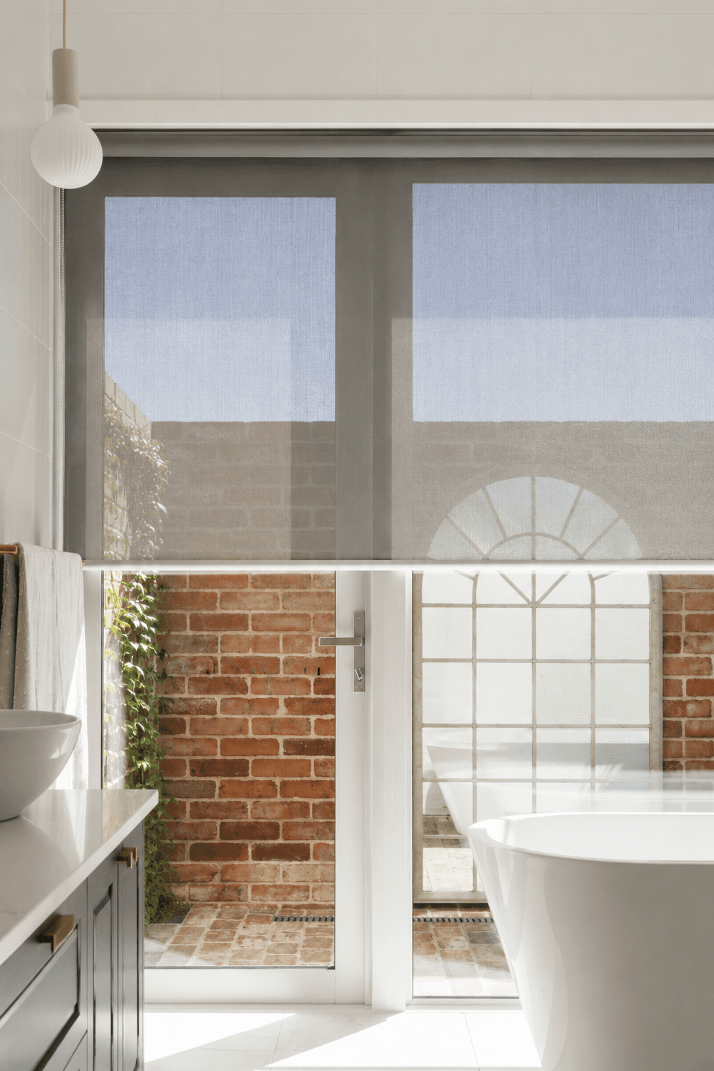 Red Hill House - bathroom roller blinds